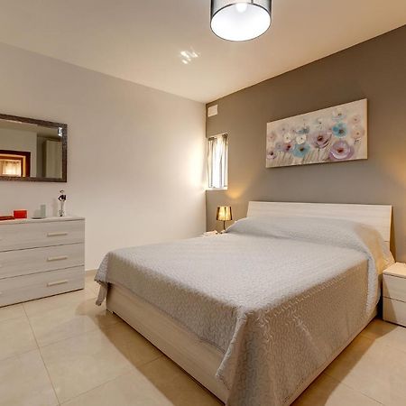Stylish Bright And Airy Apart In Central Bugibba San Pawl il-Baħar Eksteriør billede
