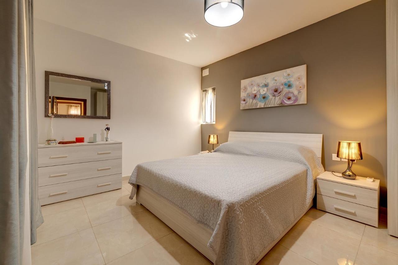 Stylish Bright And Airy Apart In Central Bugibba San Pawl il-Baħar Eksteriør billede