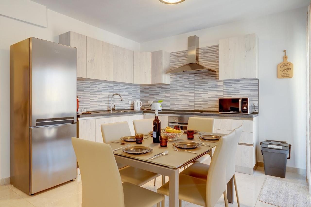Stylish Bright And Airy Apart In Central Bugibba San Pawl il-Baħar Eksteriør billede