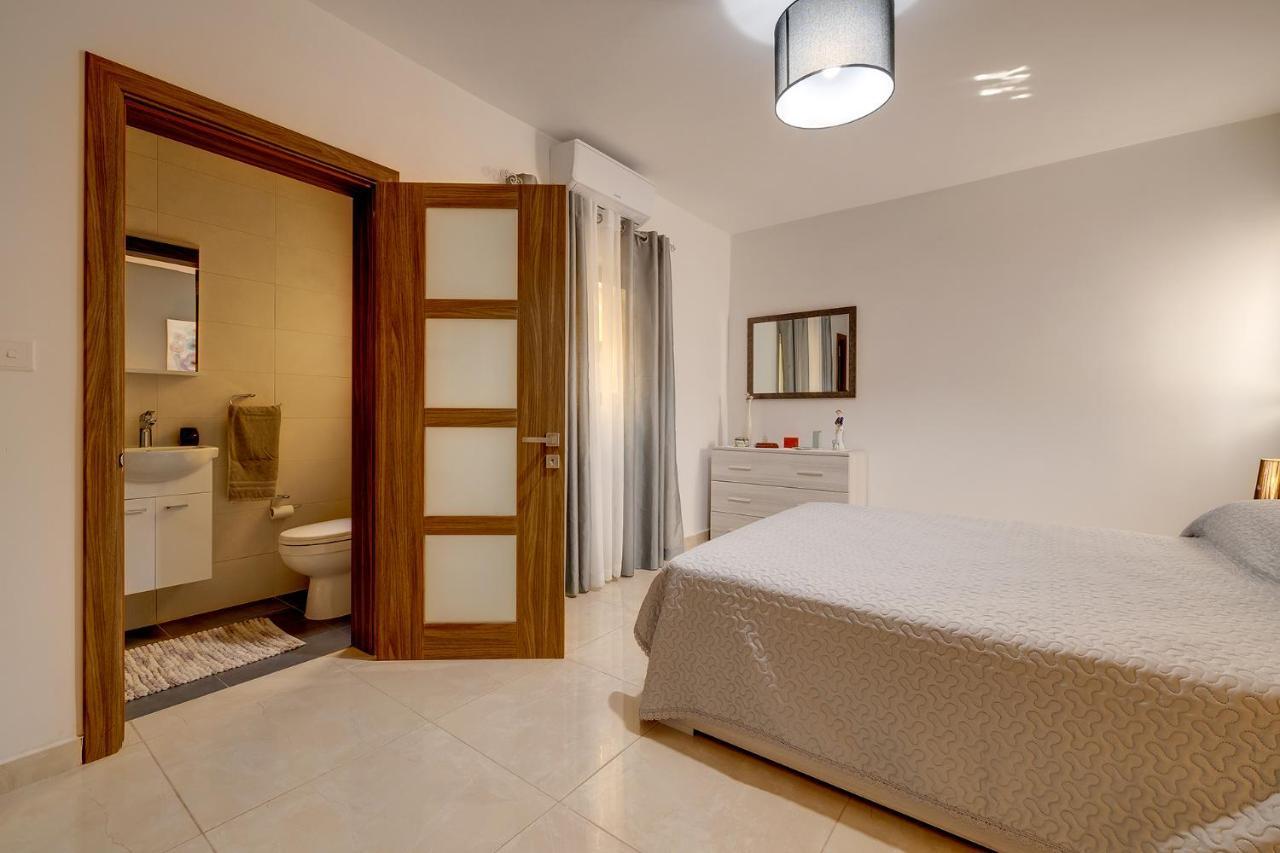 Stylish Bright And Airy Apart In Central Bugibba San Pawl il-Baħar Eksteriør billede