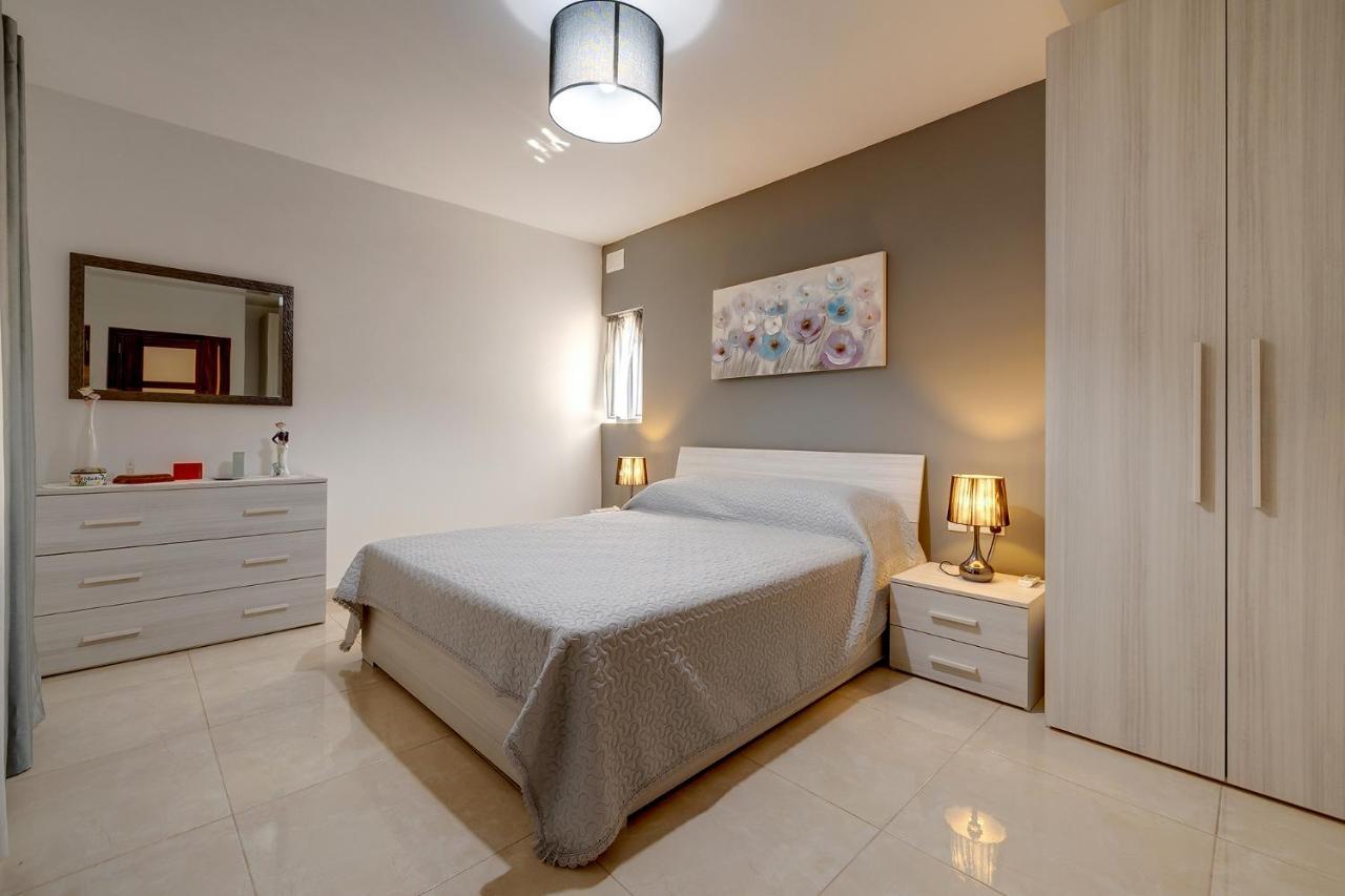 Stylish Bright And Airy Apart In Central Bugibba San Pawl il-Baħar Eksteriør billede